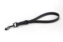 Load image into Gallery viewer, Henry &amp; Sadie Onyx Traffic Lead with Black Hardware